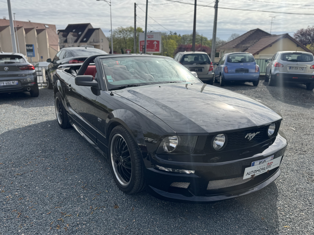 Ford Mustang Convertible — 21