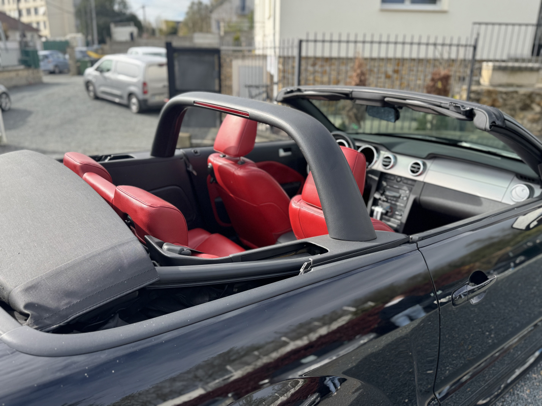 Ford Mustang Convertible — 24