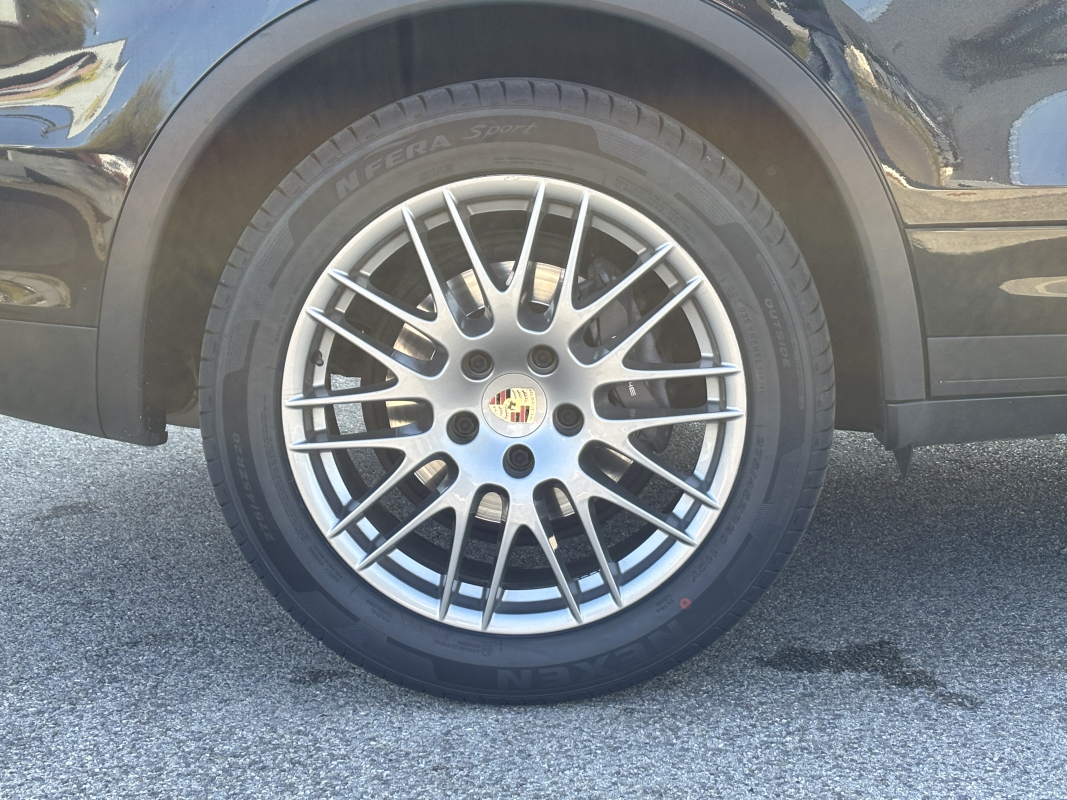 Porsche Cayenne — 14
