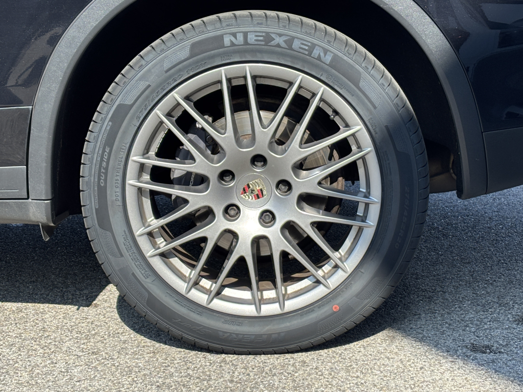 Porsche Cayenne — 30