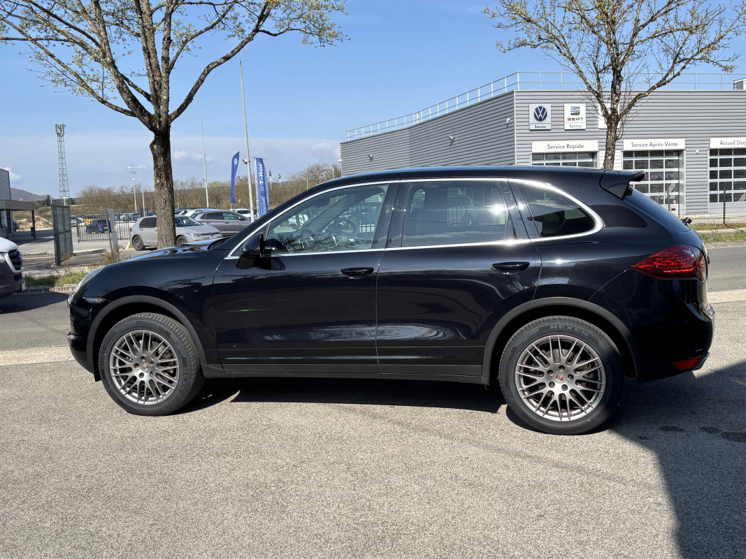 Porsche Cayenne — 13