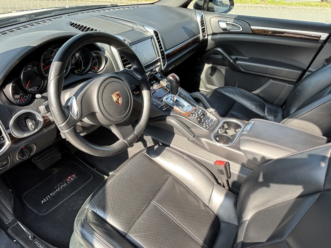 Porsche Cayenne — 18