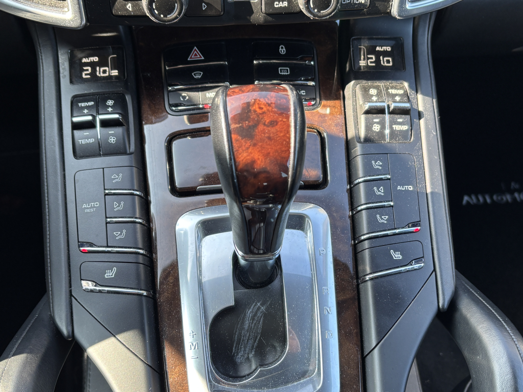 Porsche Cayenne — 25