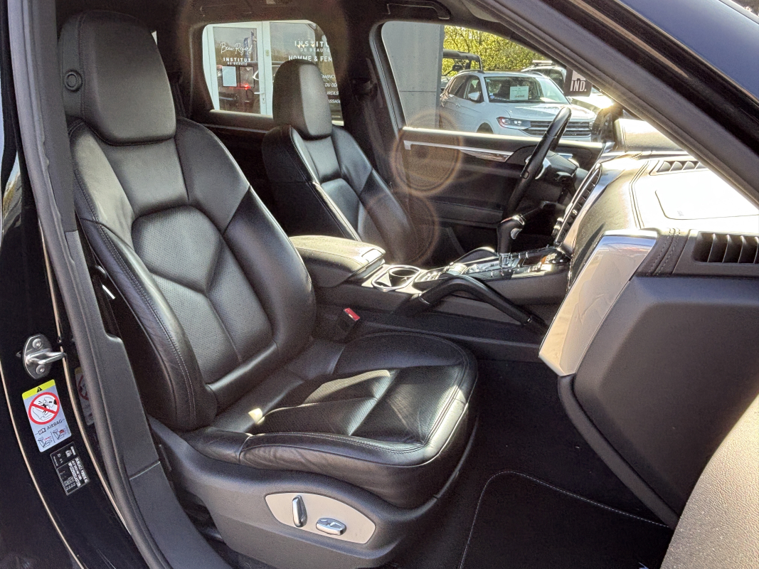 Porsche Cayenne — 19