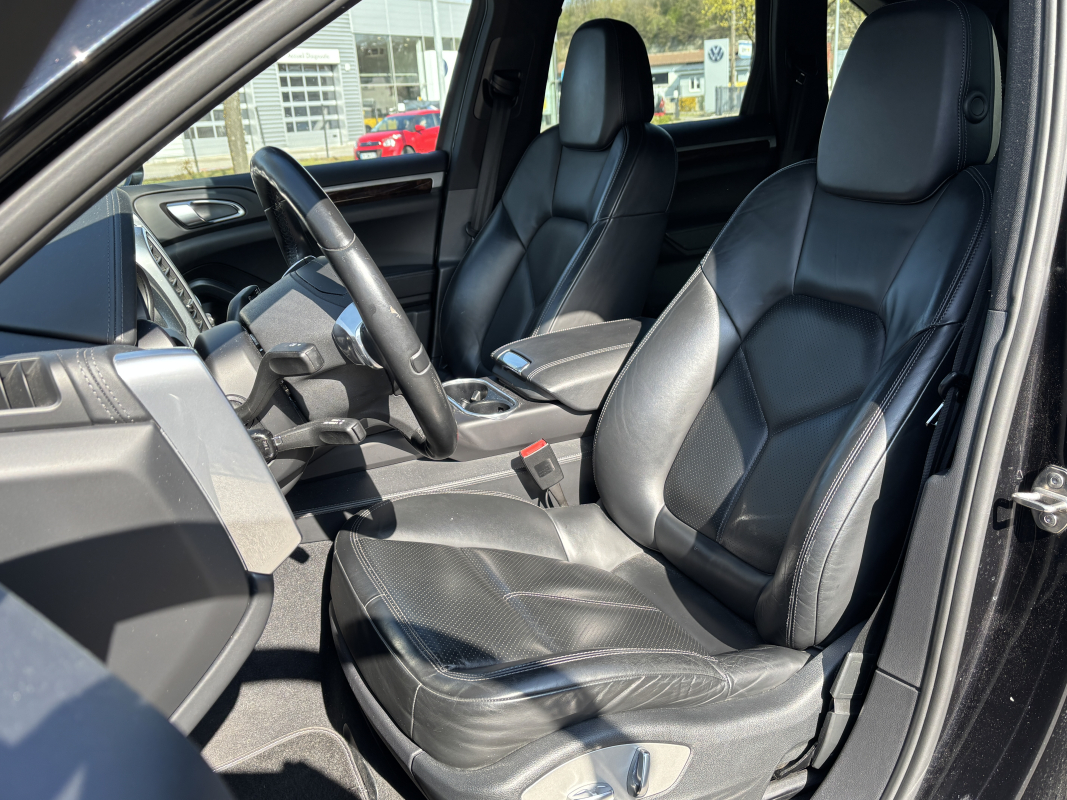Porsche Cayenne — 16