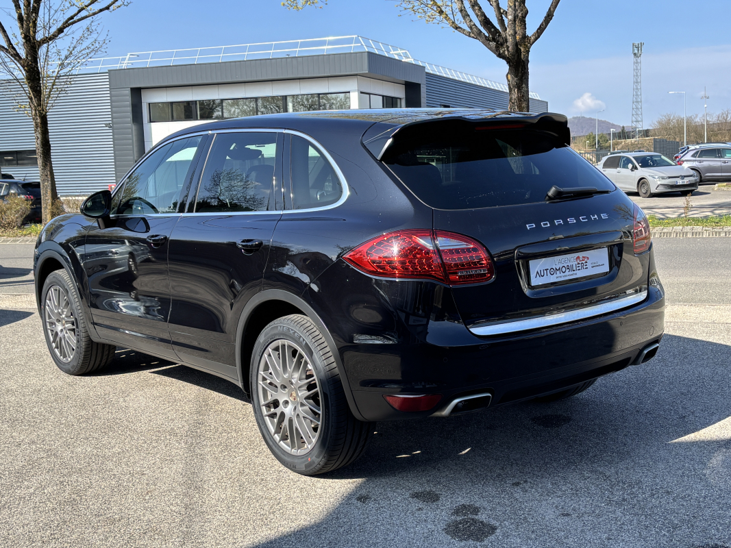 Porsche Cayenne — 10