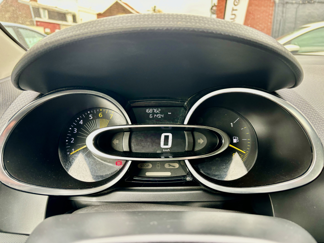 Renault Clio — 19