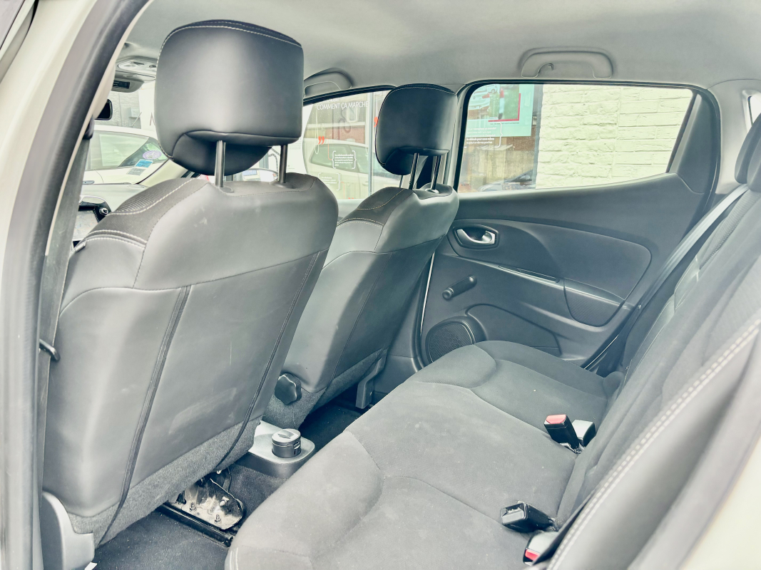 Renault Clio — 12