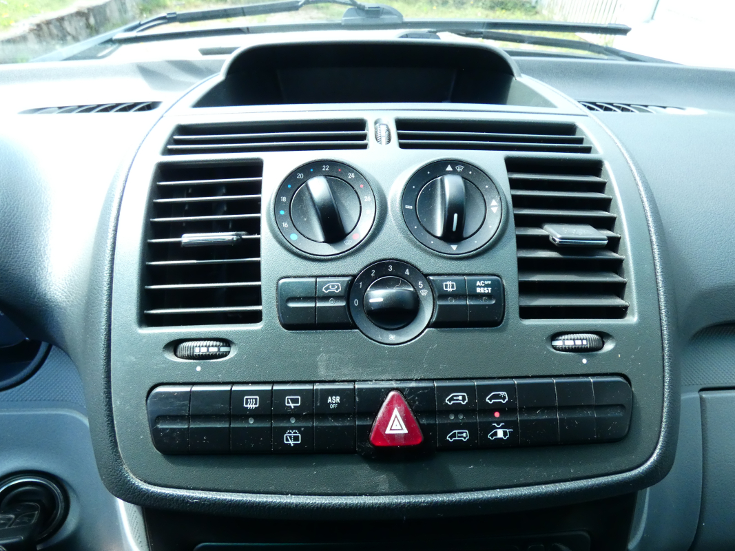 Mercedes Vito — 22
