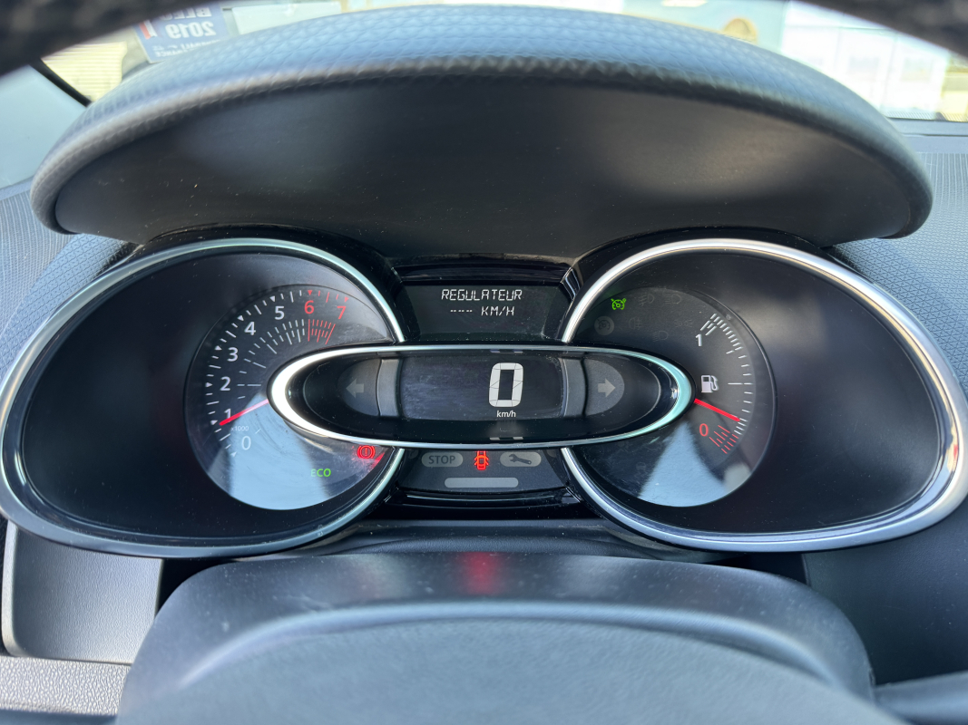 Renault Clio — 11