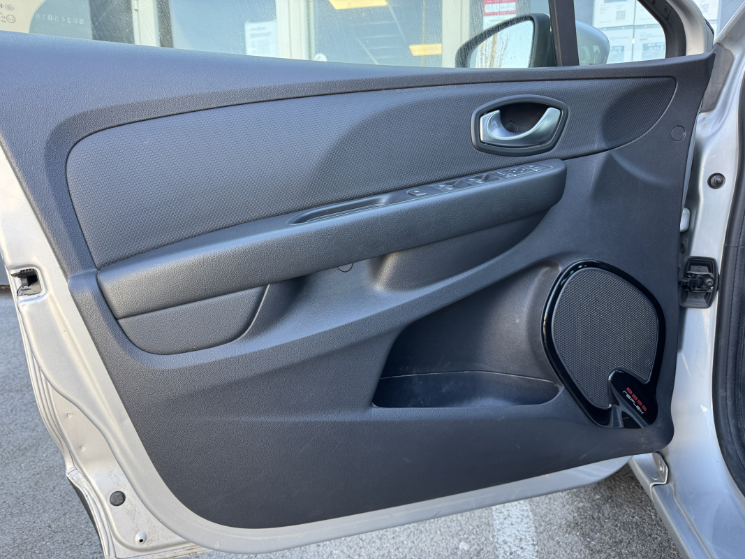 Renault Clio — 16