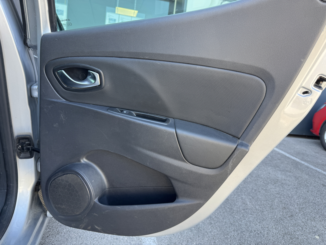 Renault Clio — 24