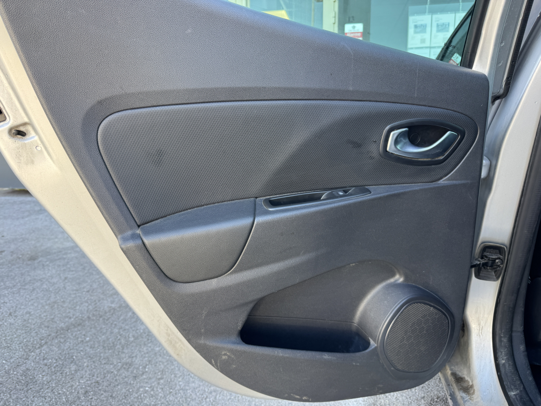 Renault Clio — 19
