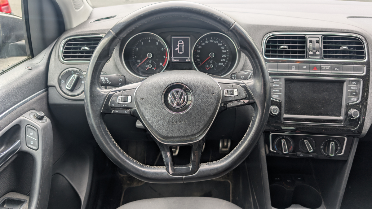 Volkswagen Polo — 16