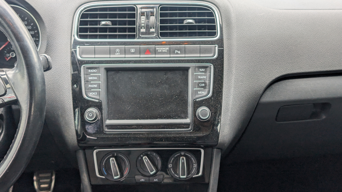 Volkswagen Polo — 19