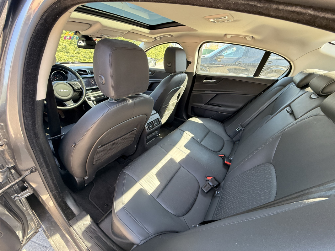 Jaguar XE — 13