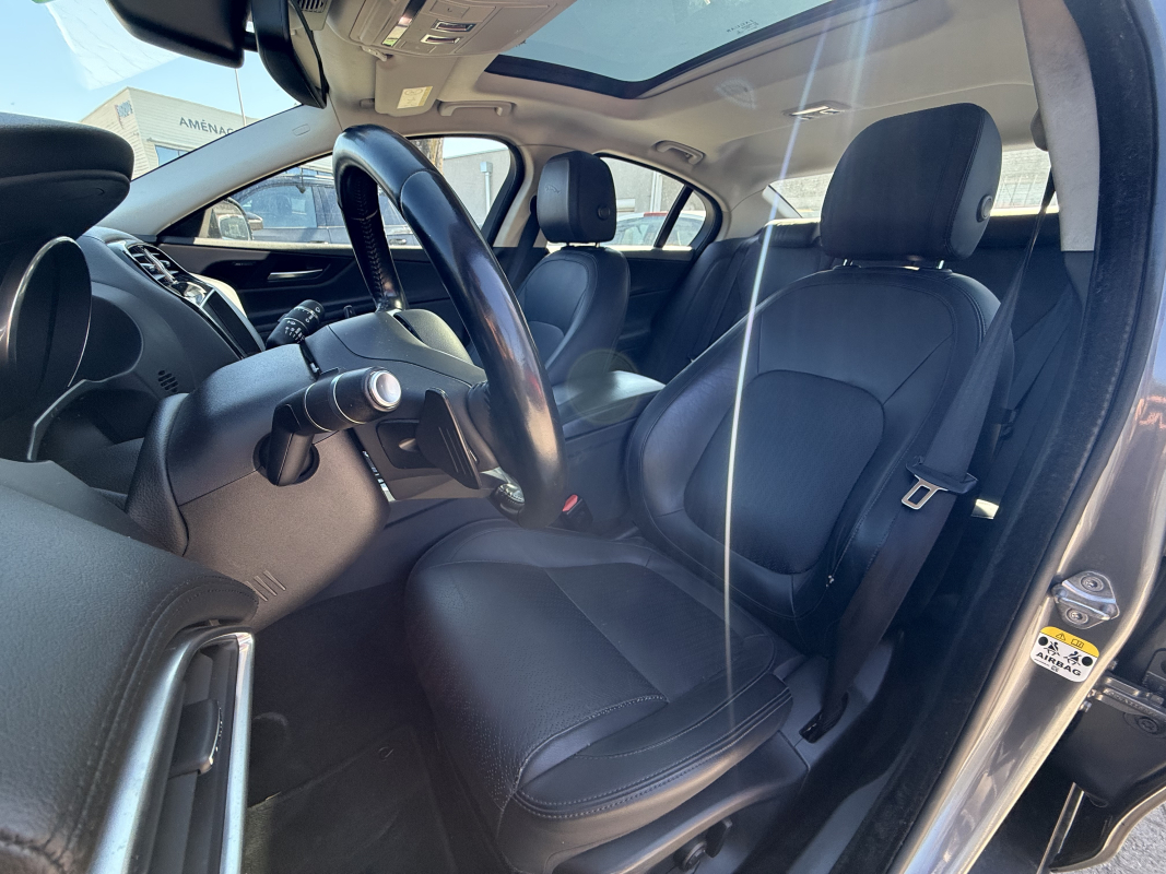 Jaguar XE — 14