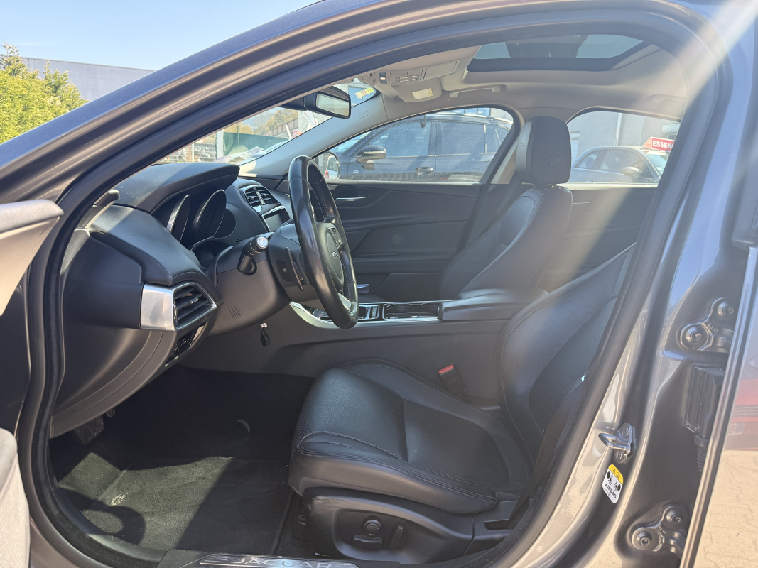 Jaguar XE — 17