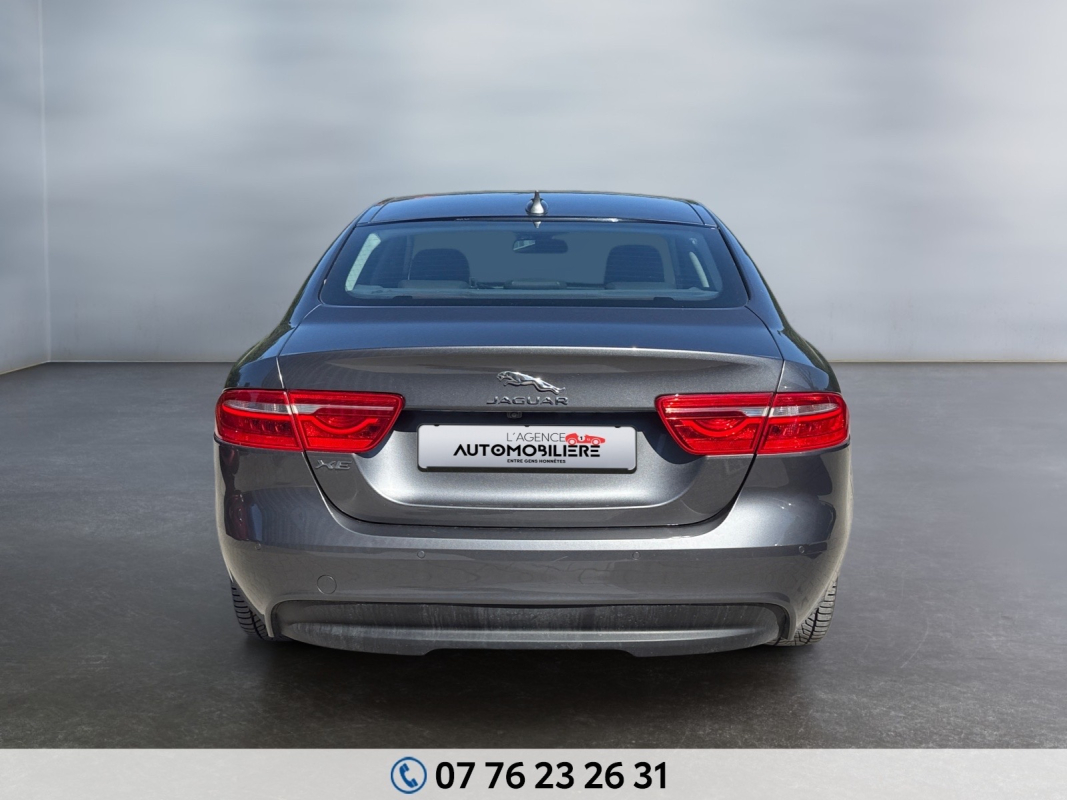 Jaguar XE — 4