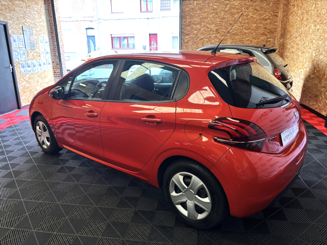 Peugeot 208 — 6