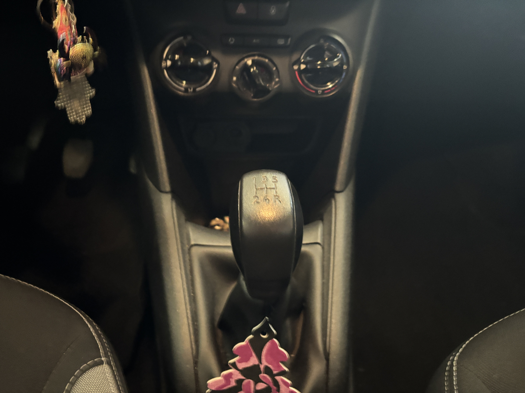 Peugeot 208 — 24