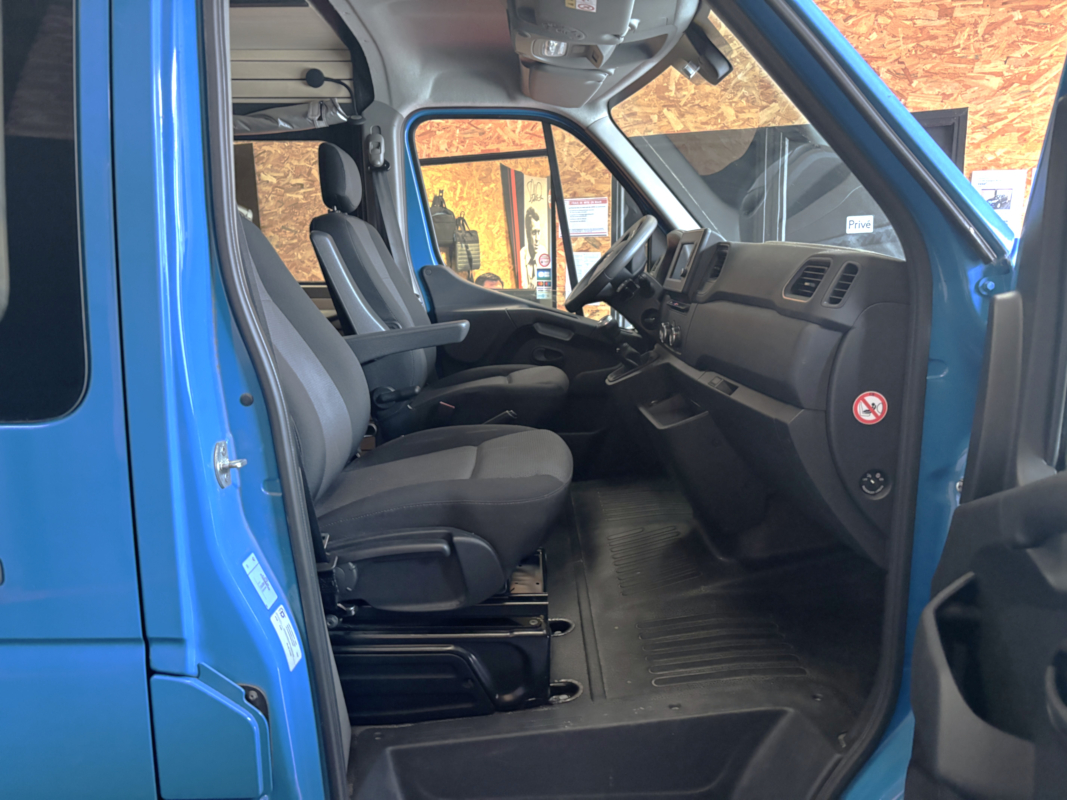 Renault Master — 10