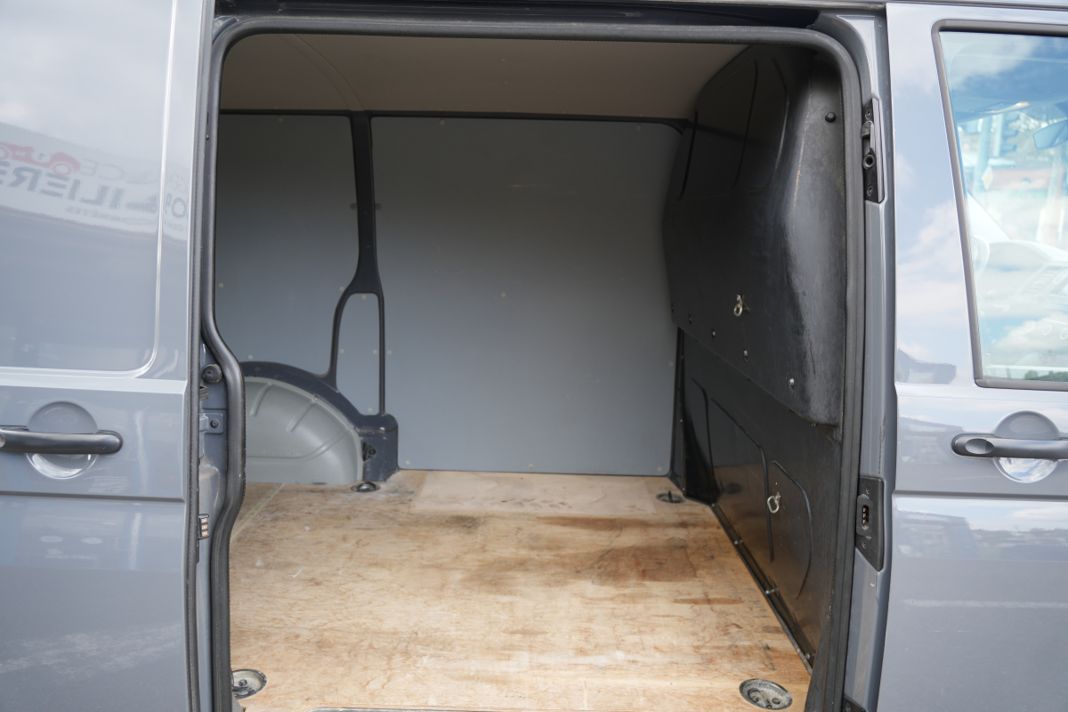 Volkswagen Transporter — 13