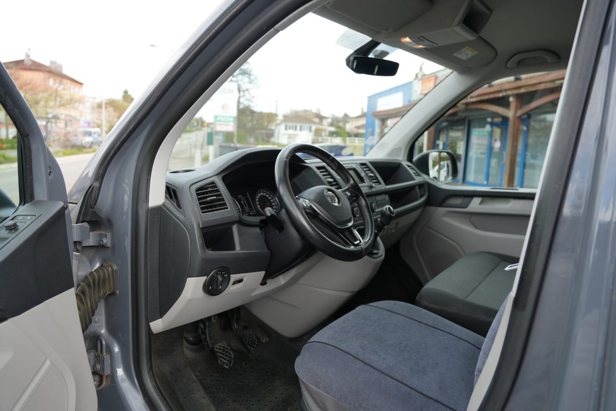 Volkswagen Transporter — 32