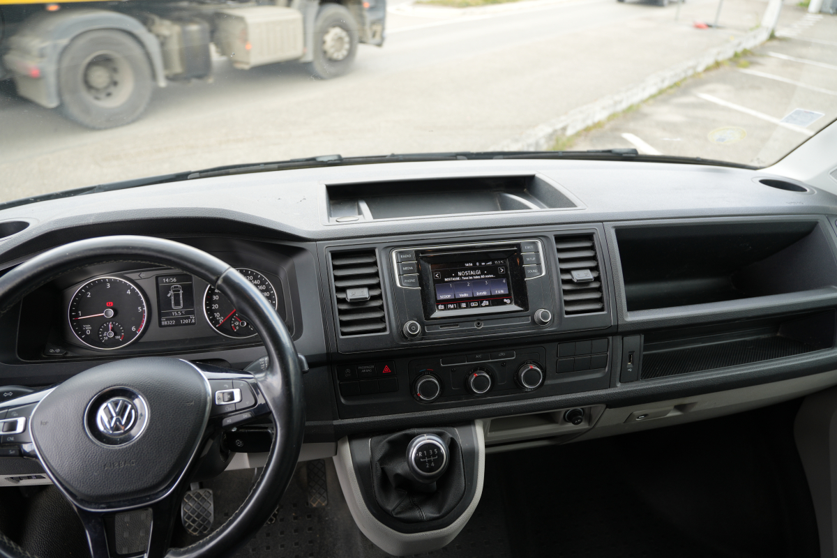 Volkswagen Transporter — 15