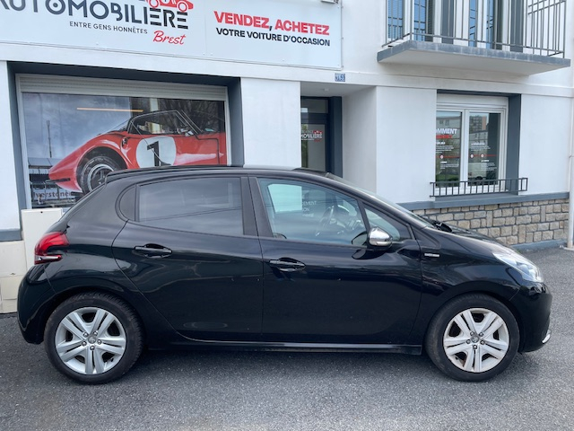 Peugeot 208 — 2