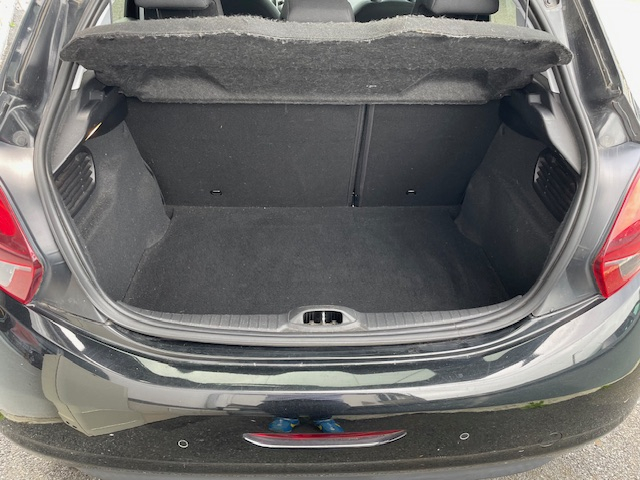 Peugeot 208 — 16