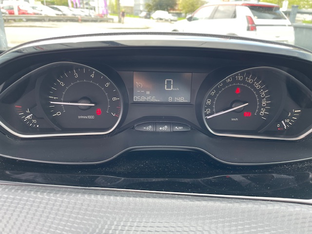 Peugeot 208 — 9