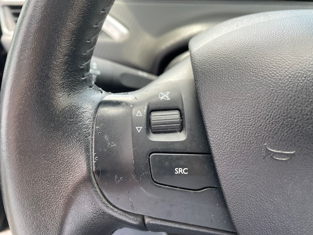 Peugeot 208 — 10