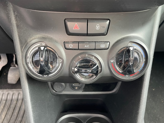 Peugeot 208 — 14
