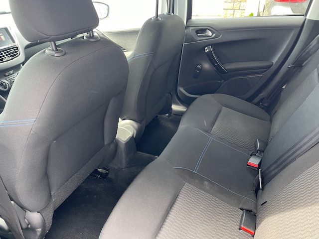 Peugeot 208 — 15