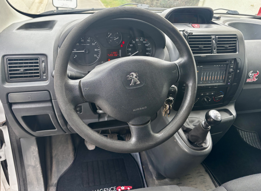 Peugeot Expert — 21