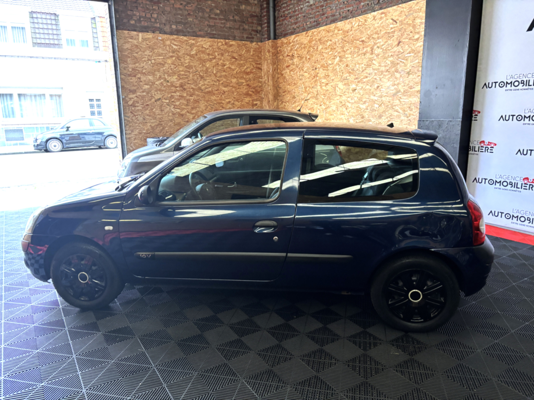 Renault Clio — 8