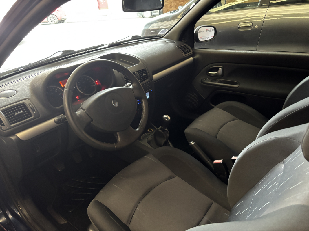 Renault Clio — 10