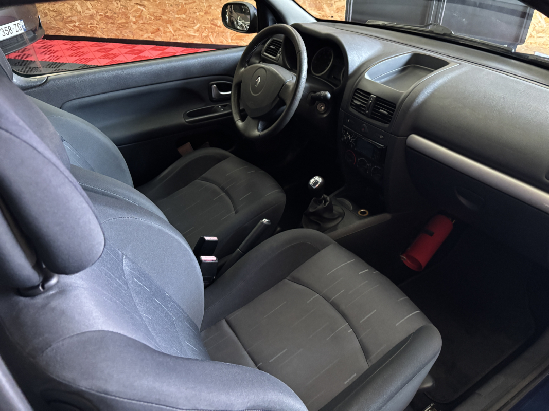 Renault Clio — 13