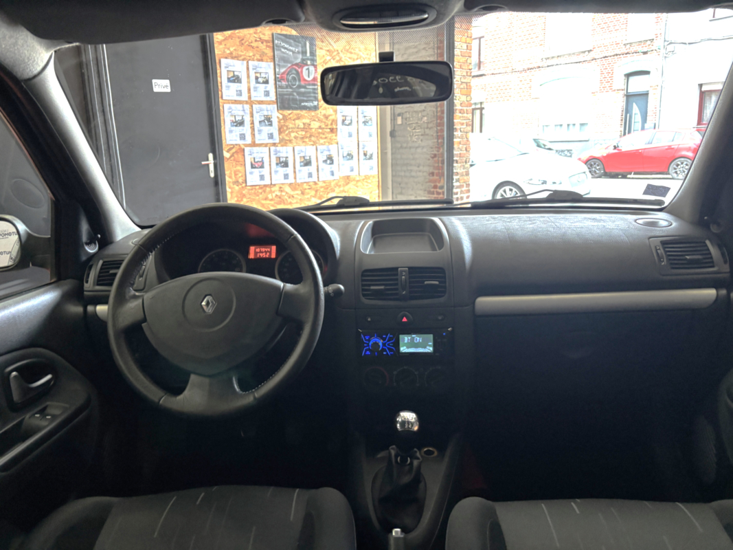 Renault Clio — 19