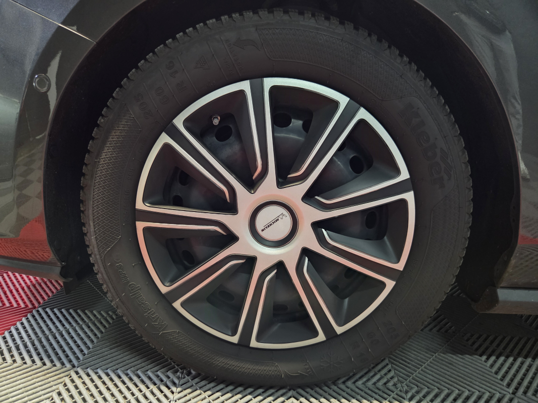 Ford Focus — 24