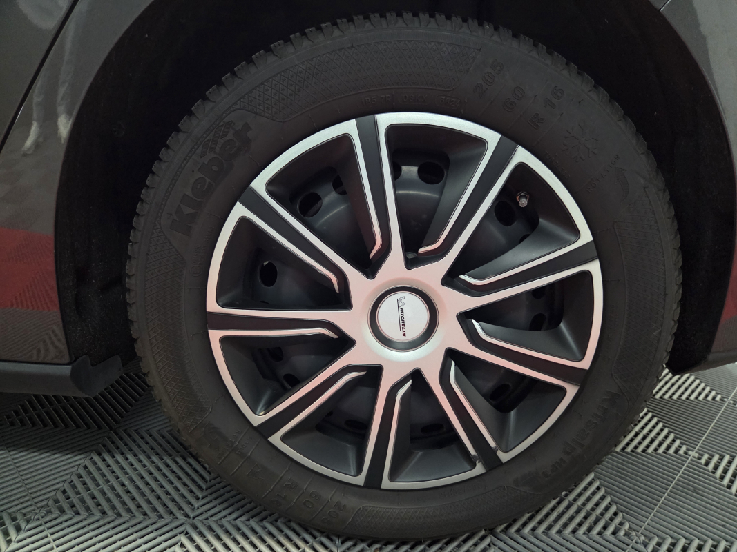 Ford Focus — 25