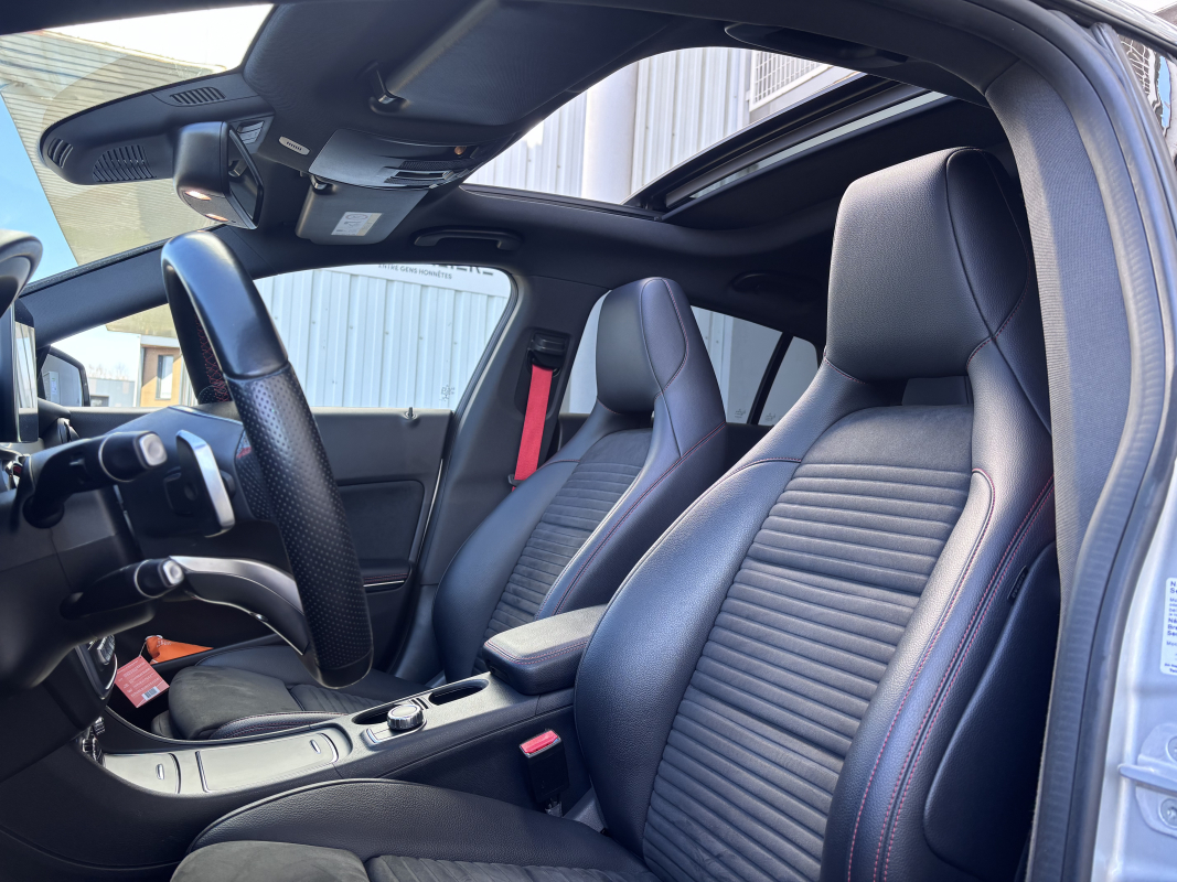 Mercedes Classe CLA — 12