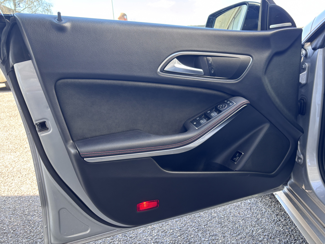 Mercedes Classe CLA — 19