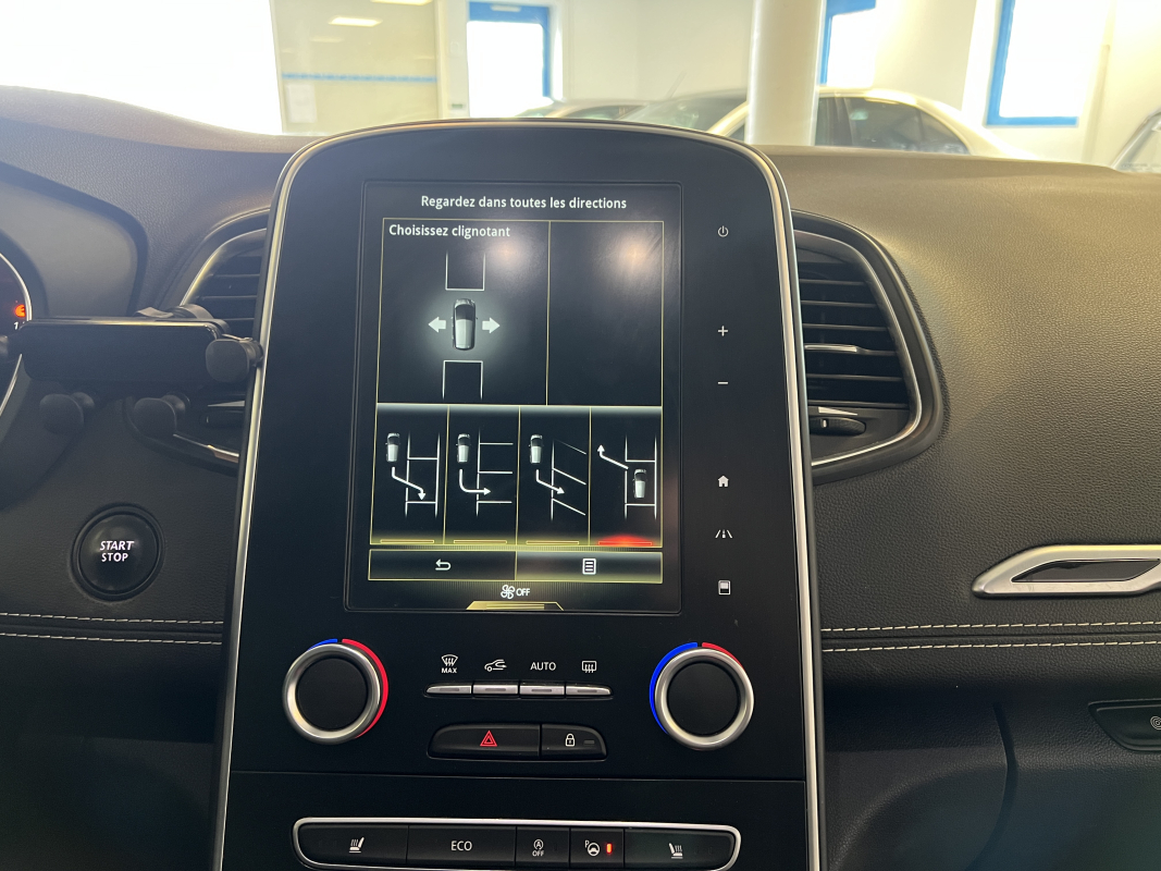 Renault Scenic — 12