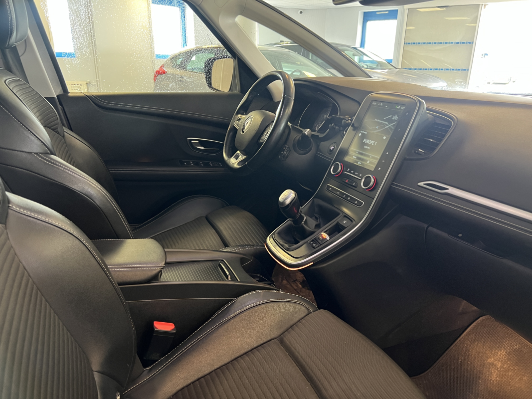 Renault Scenic — 15
