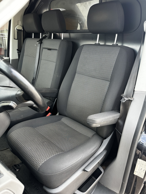 Volkswagen Transporter — 13