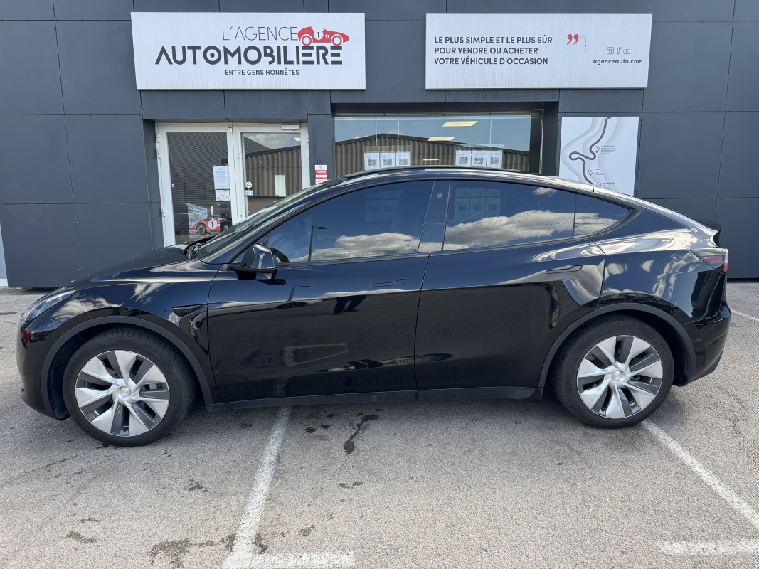 Tesla Model Y — 4