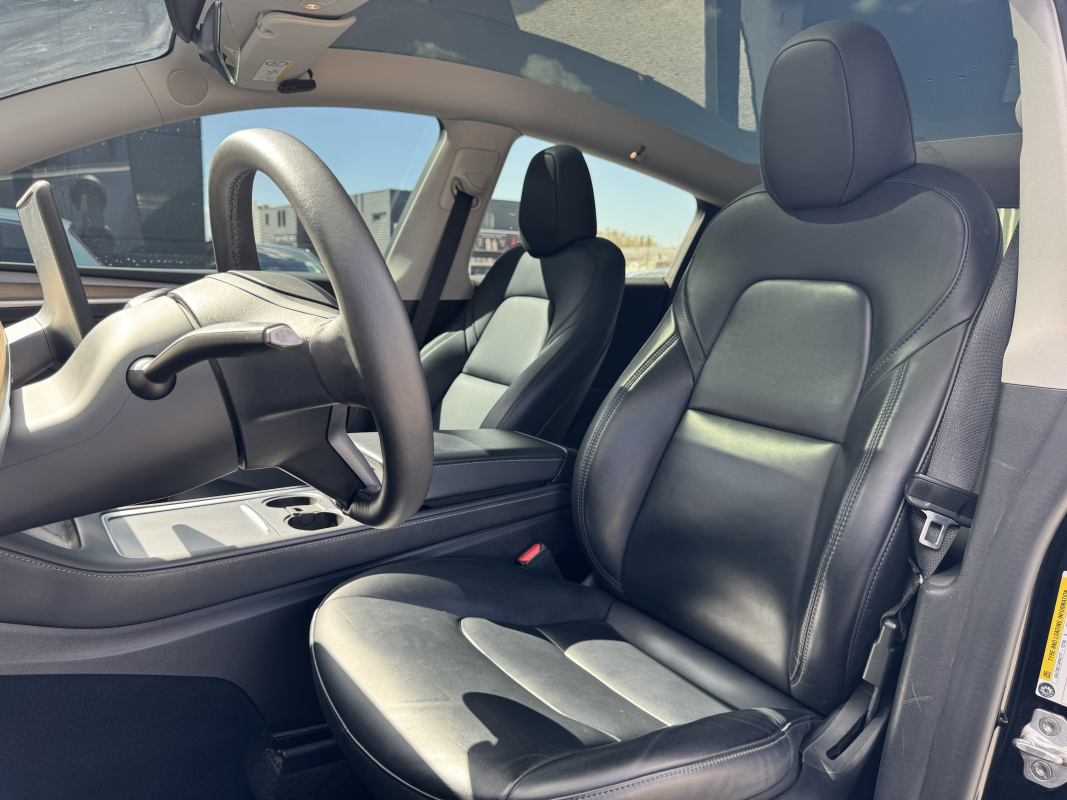 Tesla Model Y — 16