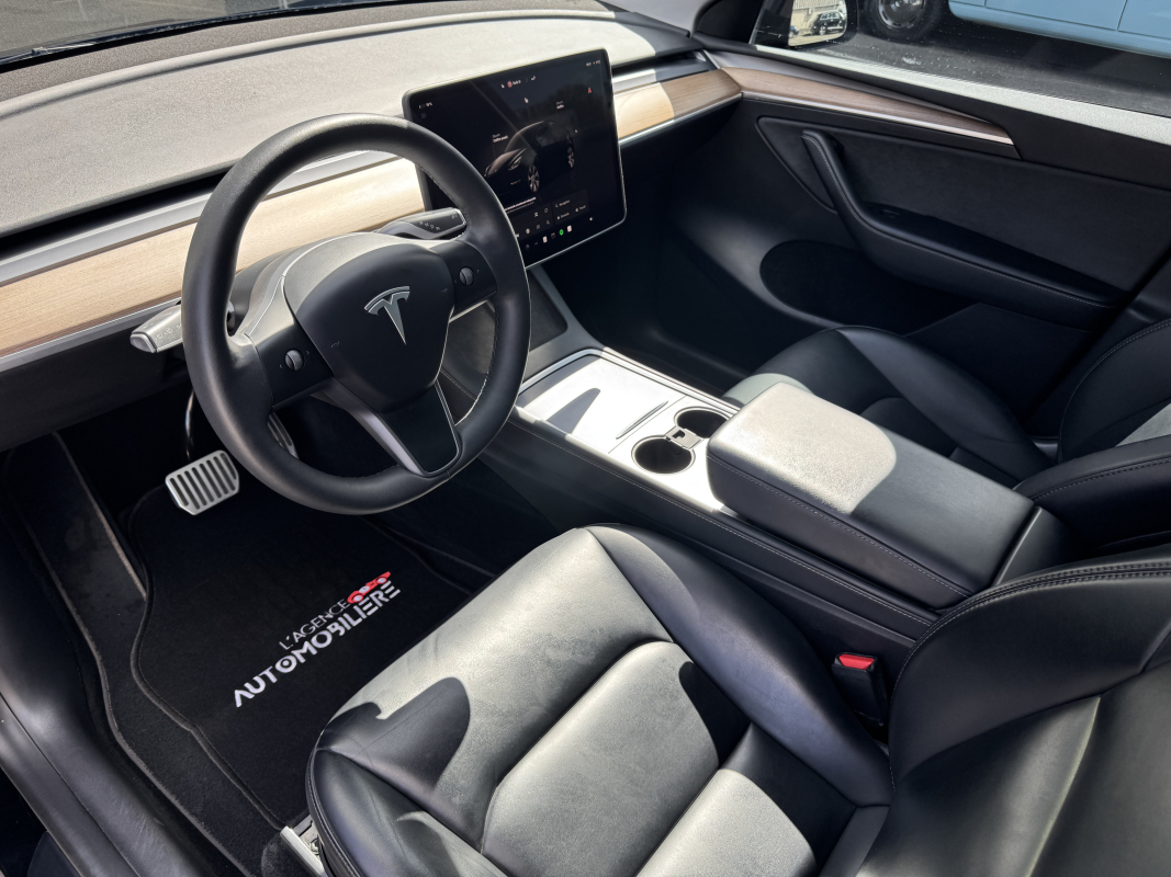 Tesla Model Y — 7